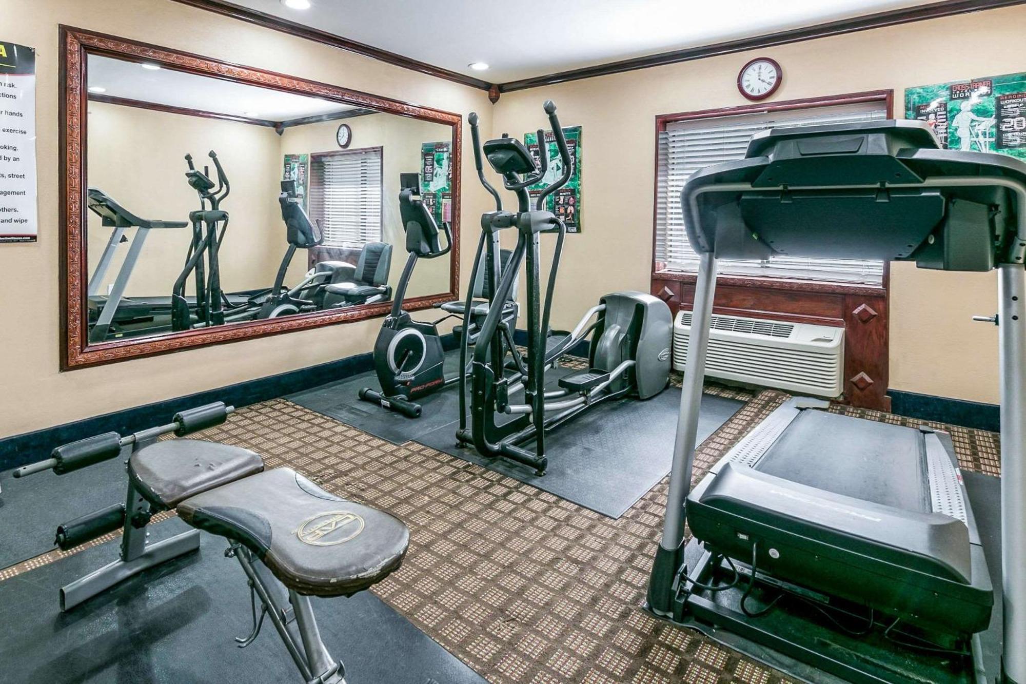 Quality Inn & Suites Atlanta Airport South College Park Dış mekan fotoğraf