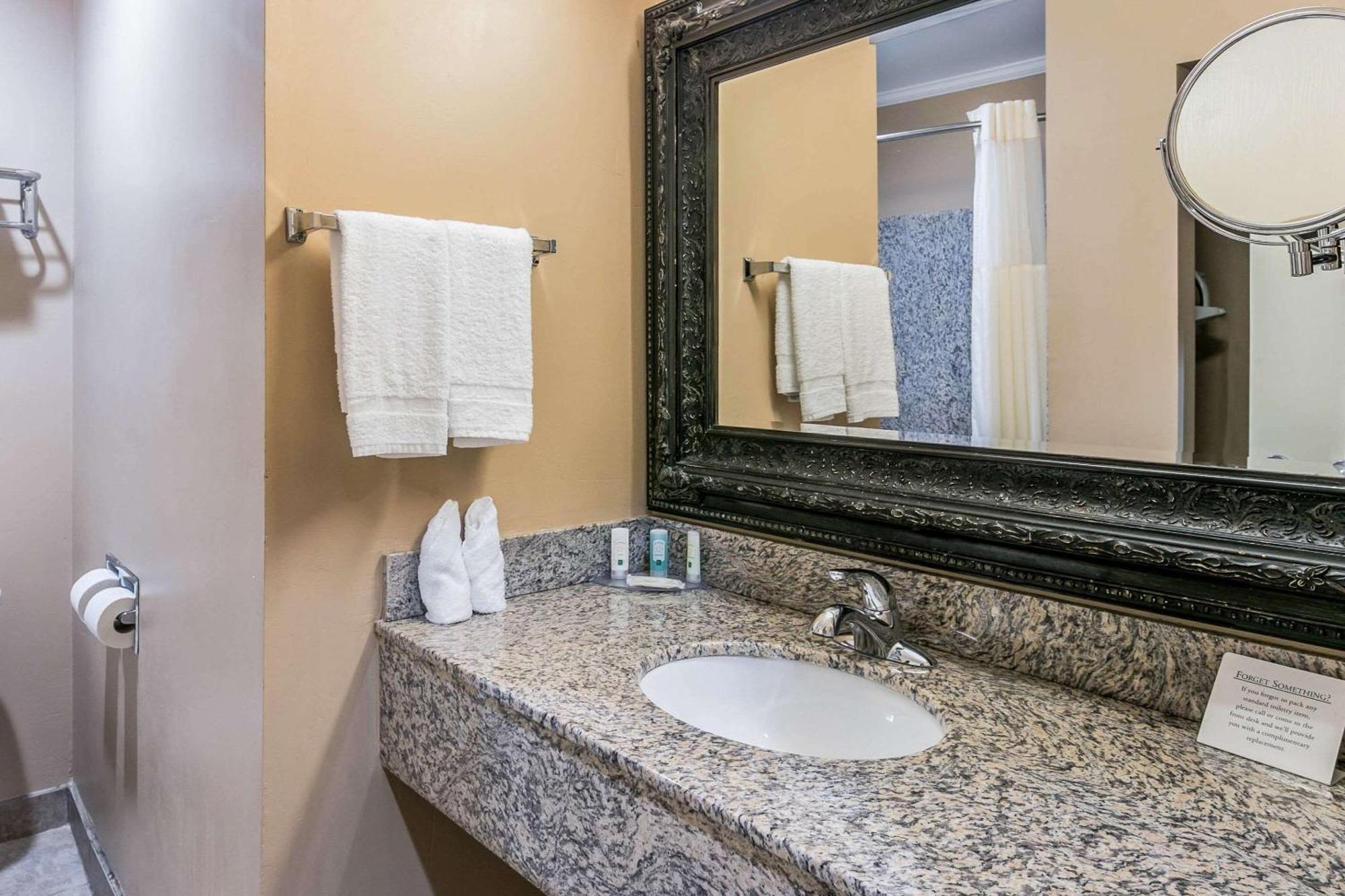 Quality Inn & Suites Atlanta Airport South College Park Dış mekan fotoğraf