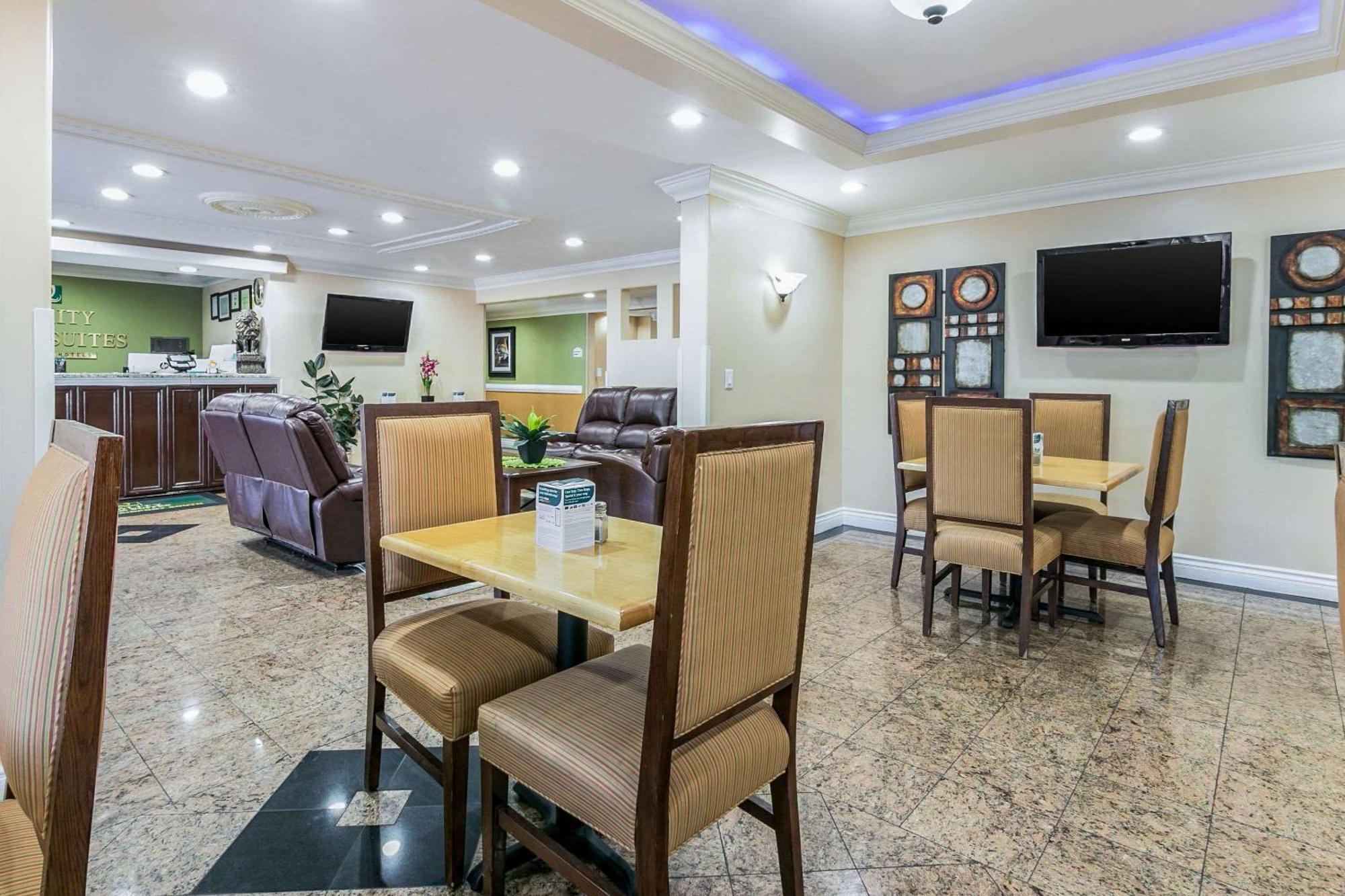 Quality Inn & Suites Atlanta Airport South College Park Dış mekan fotoğraf