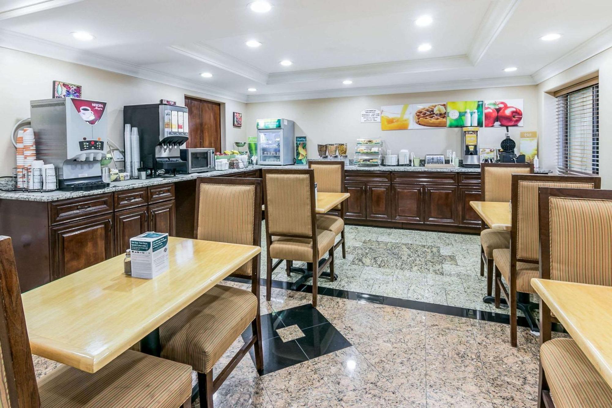 Quality Inn & Suites Atlanta Airport South College Park Dış mekan fotoğraf